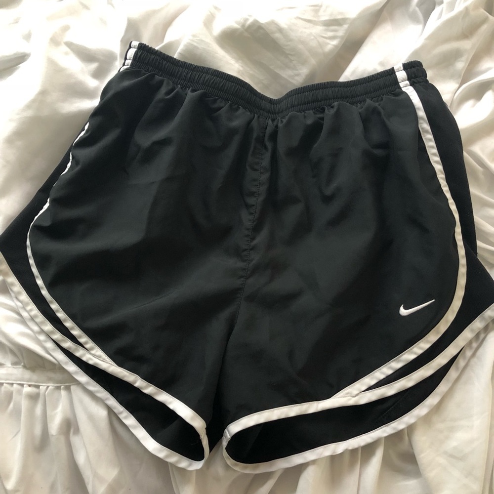 Women’s medium Nike Tempo Shorts